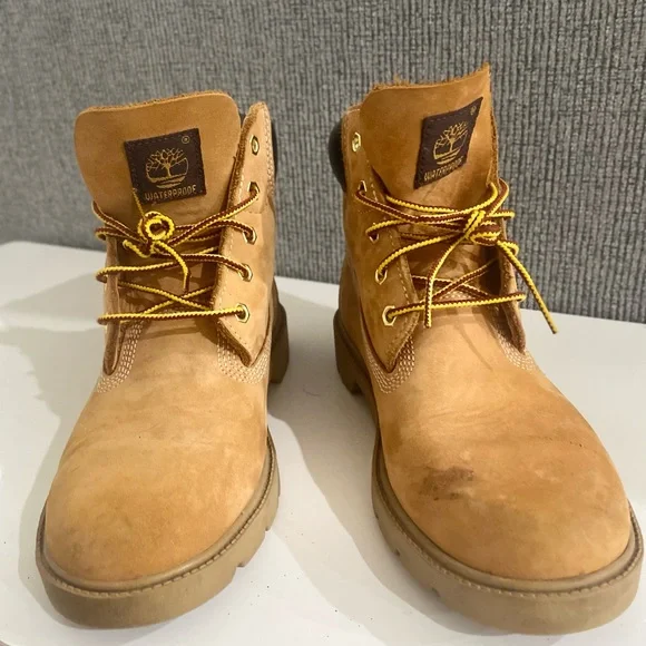 BOYS TIMBERLAND BOOTS 🥾 - Picture 3 of 6